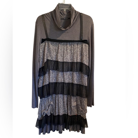NWT Bai Amour French Multi Layer Long Sleeves Dress. Gray and Black. Large - Picture 3 of 10